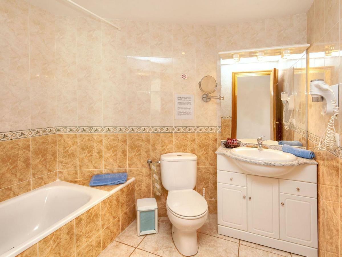 Apartment Palmiers I-6 By Interhome Llanca Ngoại thất bức ảnh